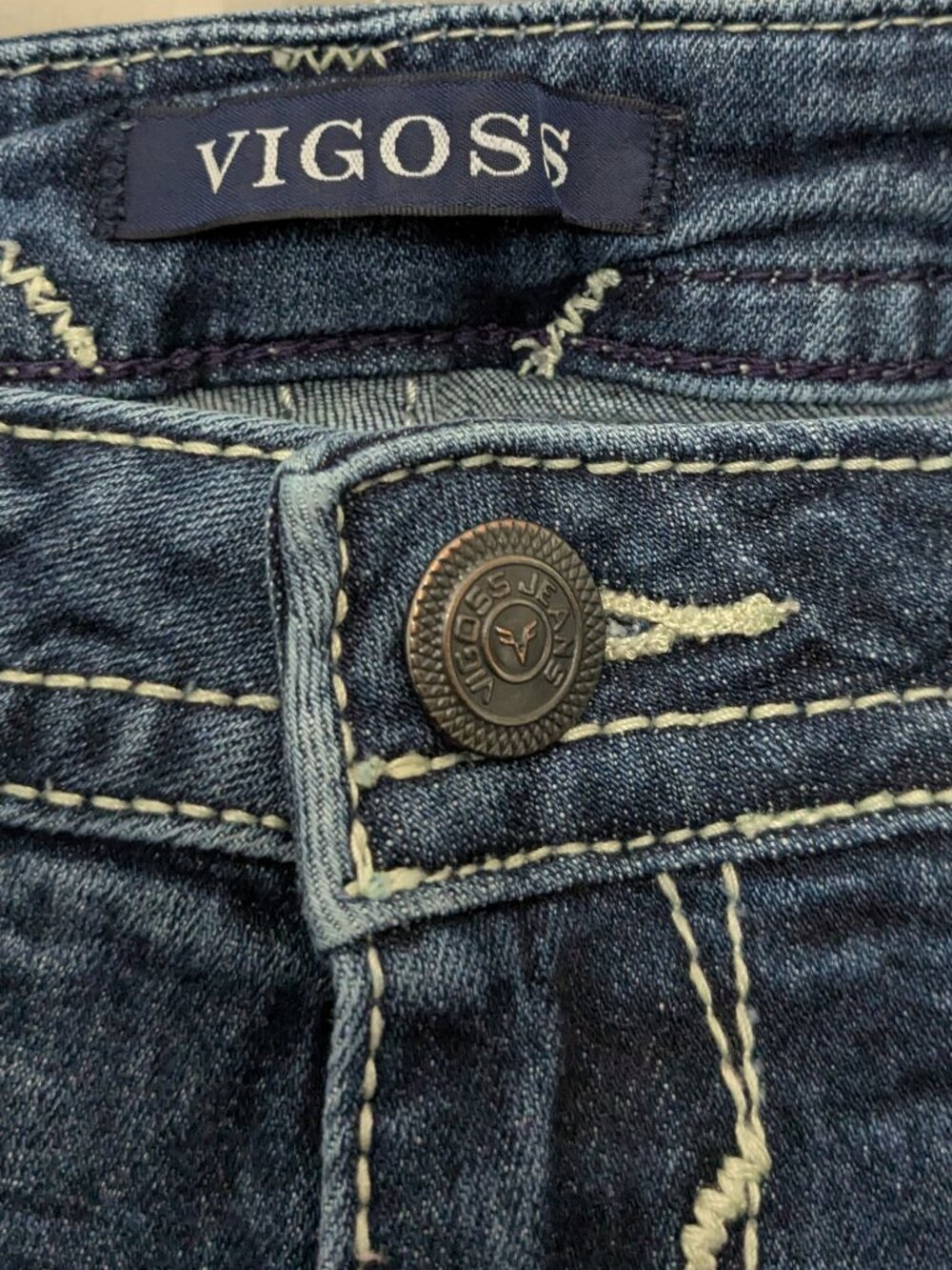 Vigoss Plus-Size Cropped Denim Capri Jeans - Blue - Picture 6 of 12